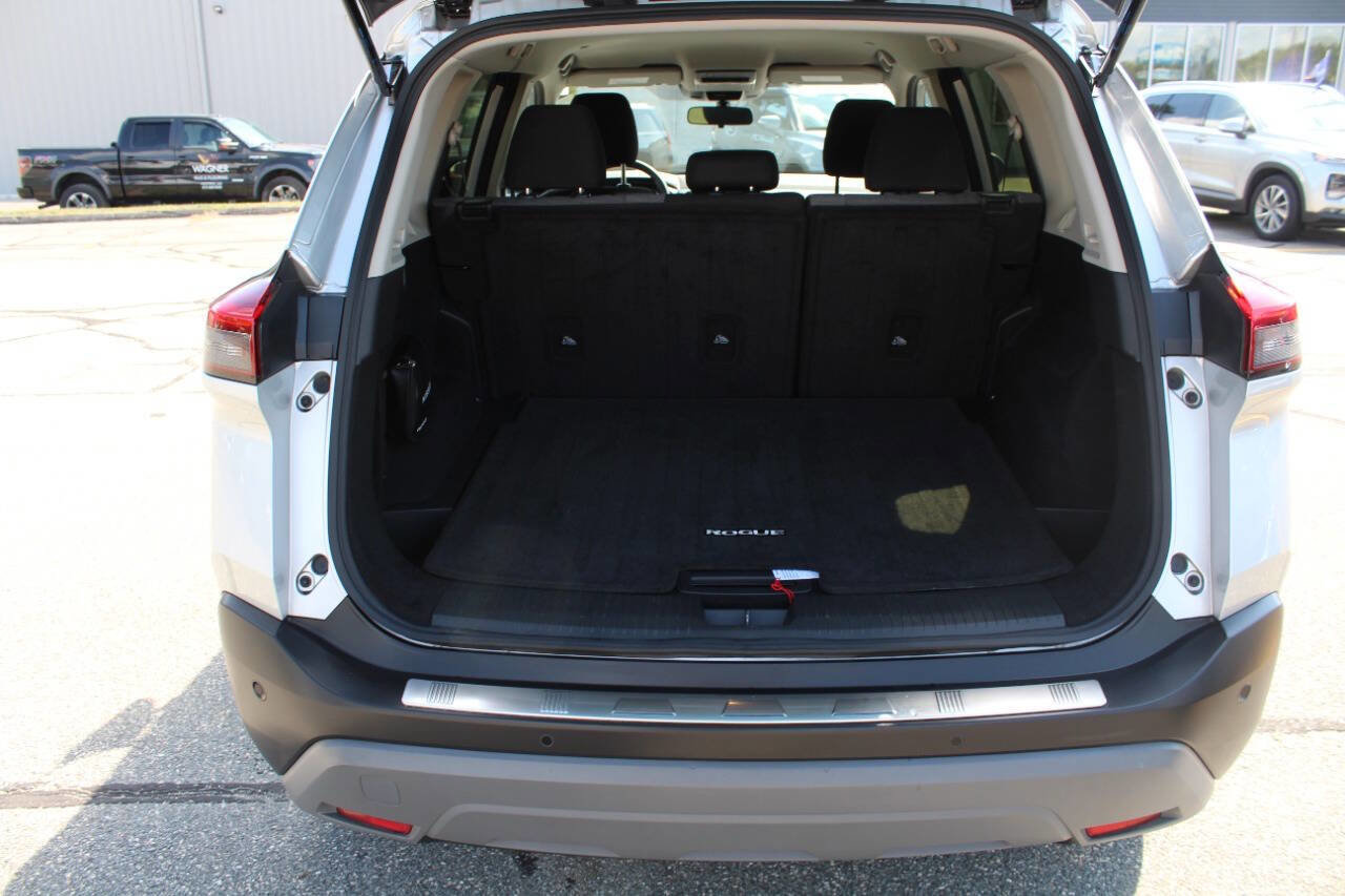 Used 2023 Nissan Rogue SV image 24