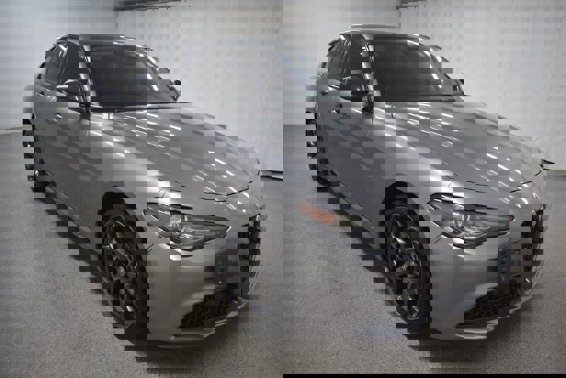 Used 2019 Alfa Romeo Giulia Ti image 1