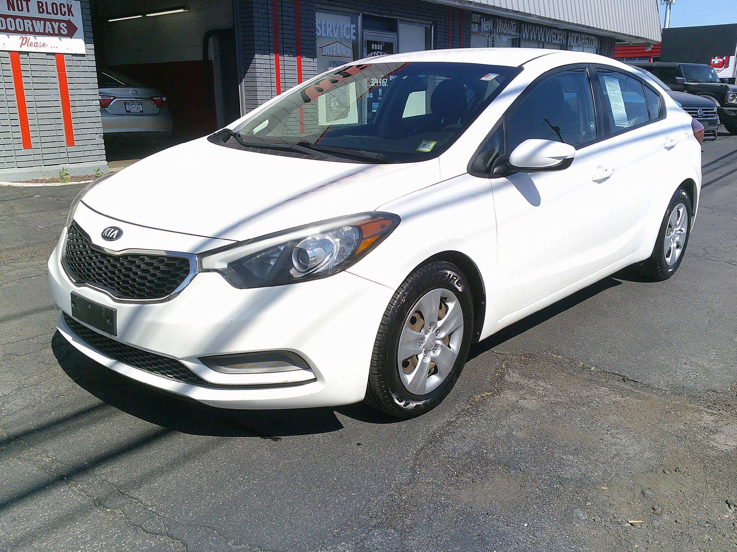 Used 2016 Kia Forte LX FWD image 2