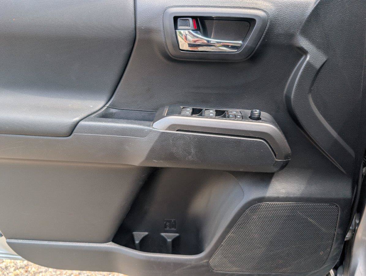 Used 2023 Toyota Tacoma TRD Off-Road AWD/4WD image 19