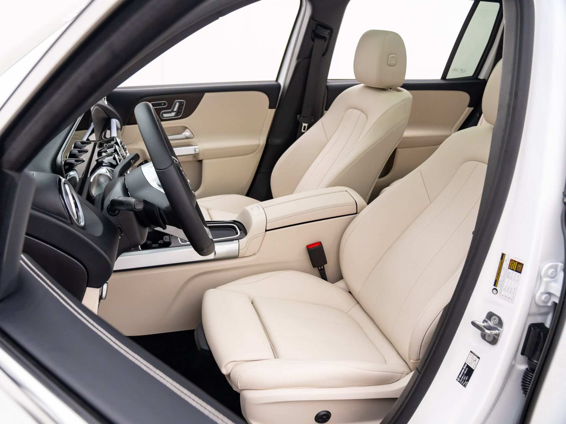 New 2026 Mercedes-Benz GLB 250 4MATIC image 17
