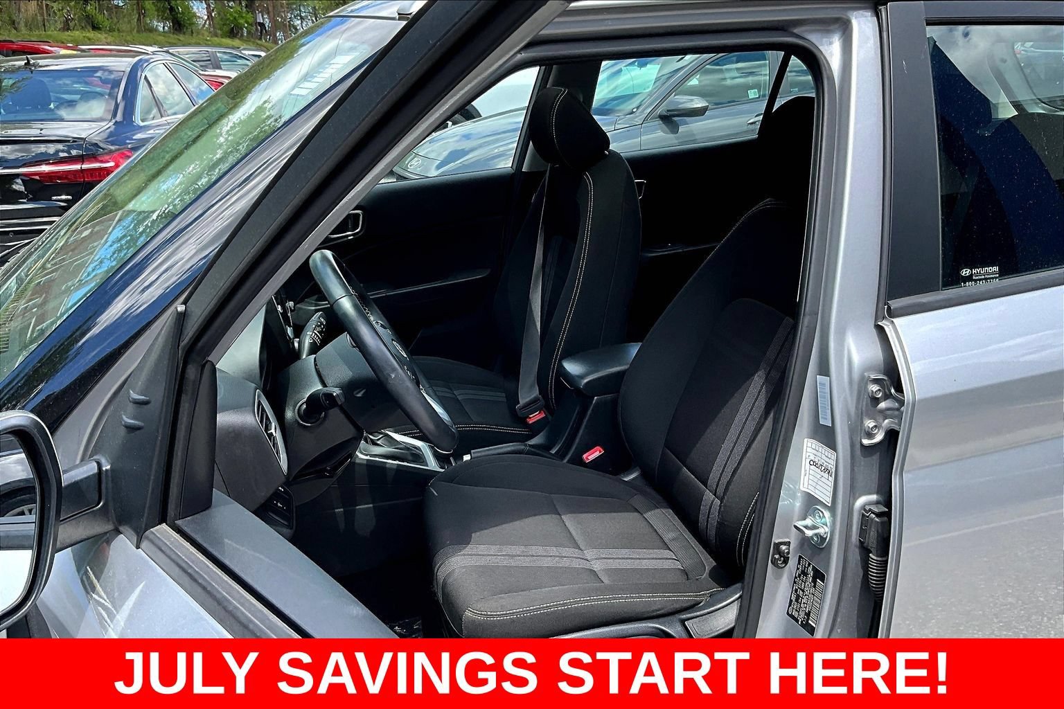 Used 2025 Hyundai Venue SEL FWD image 27
