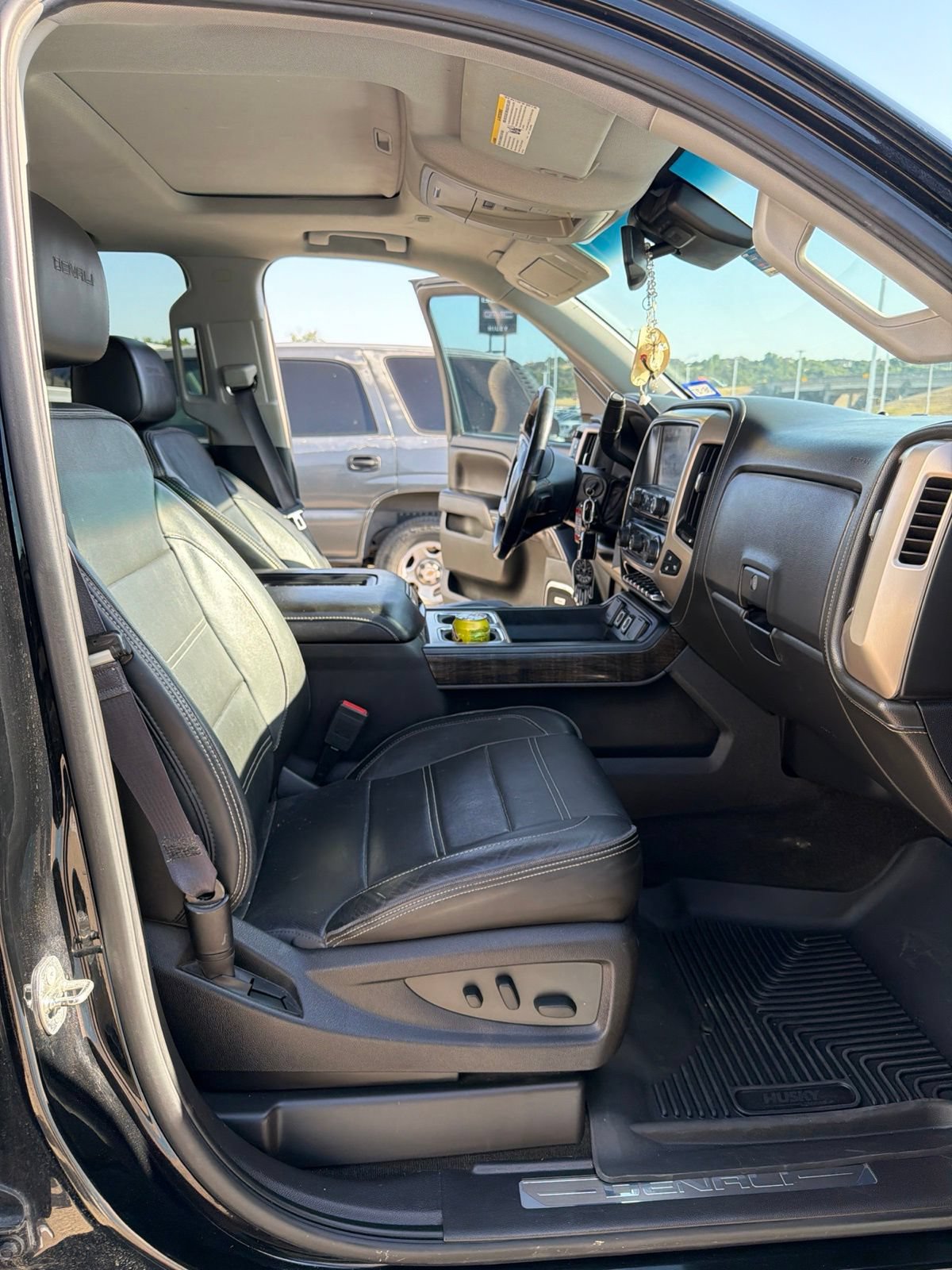 Used 2016 GMC Sierra 1500 Denali w/ Denali Ultimate Package AWD/4WD image 14