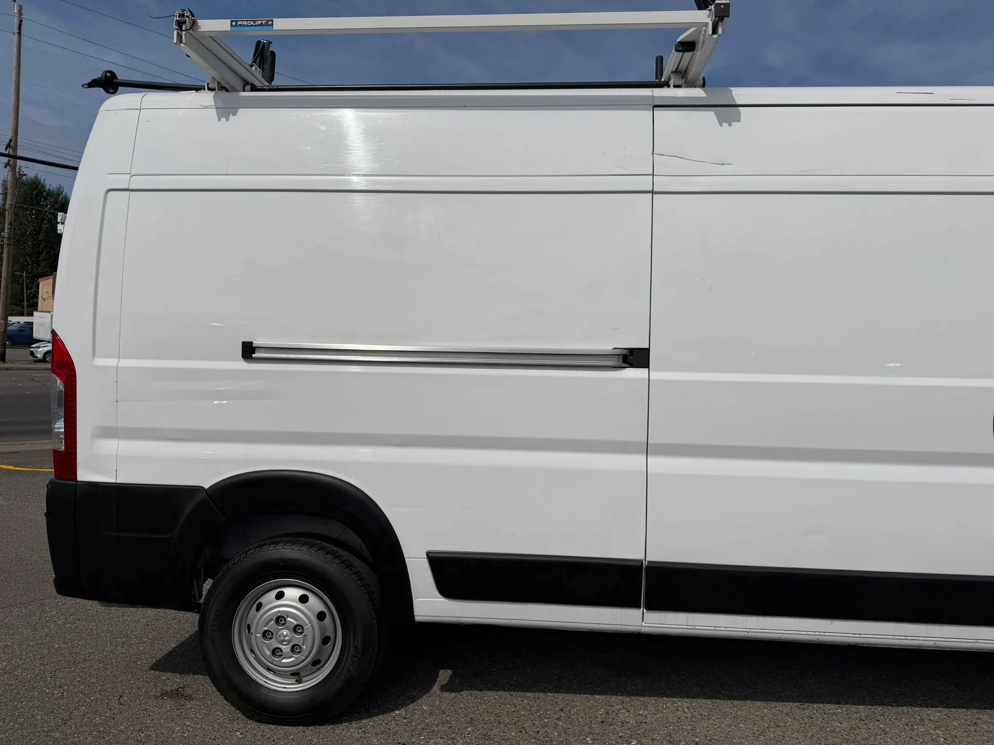 Used 2021 RAM ProMaster 2500 FWD image 5
