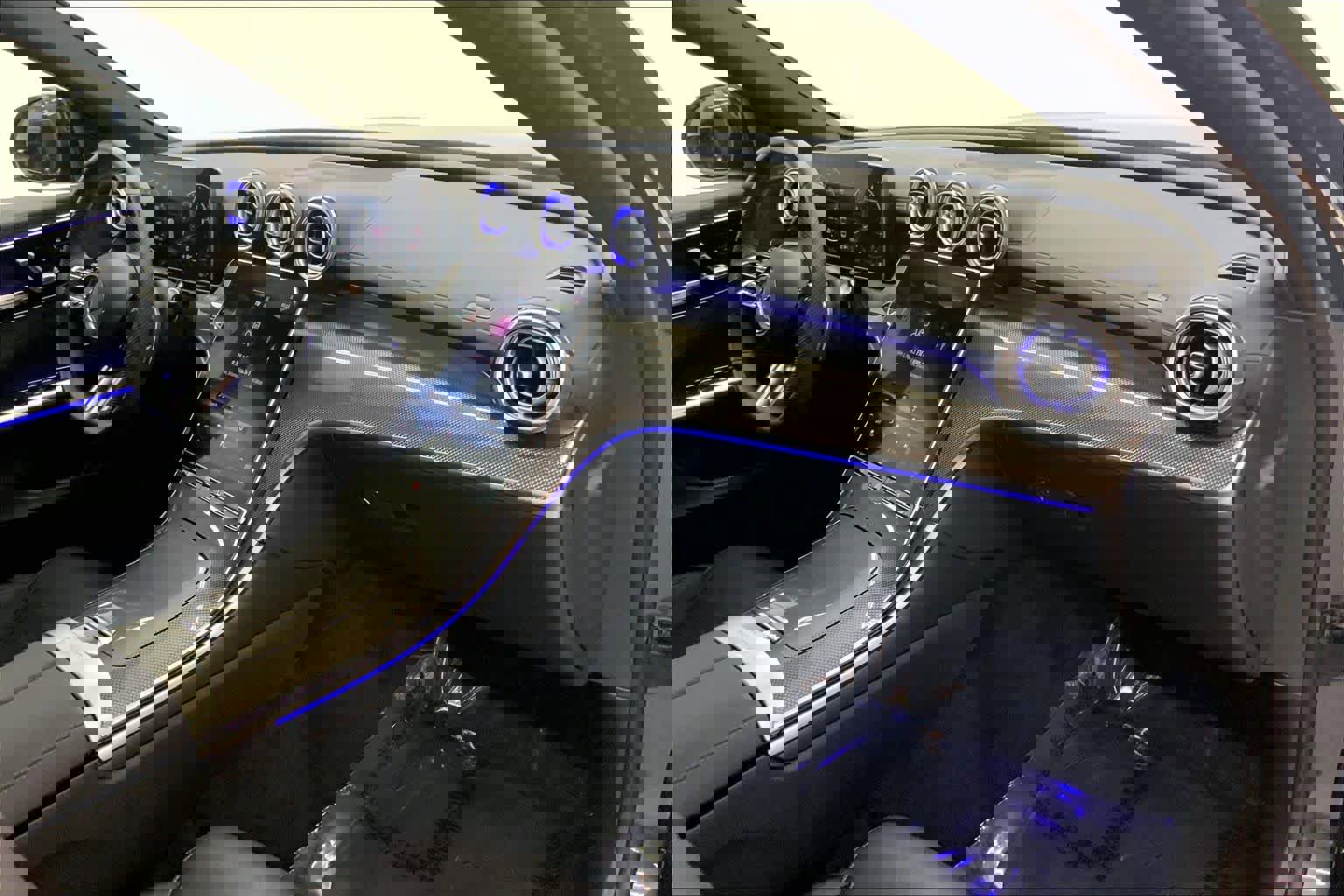 Used 2023 Mercedes-Benz C 300 Sedan image 10