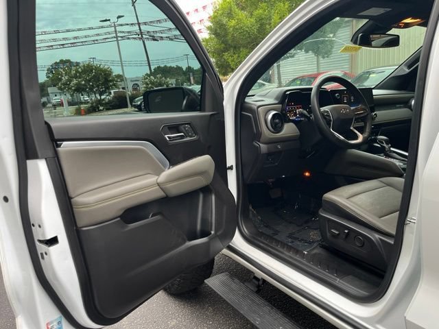 Used 2023 Chevrolet Colorado ZR2 w/ ZR2 Convenience Package III AWD/4WD image 4