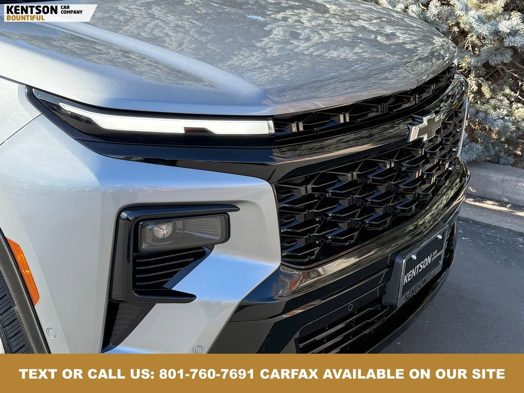 Used 2024 Chevrolet Traverse RS image 14