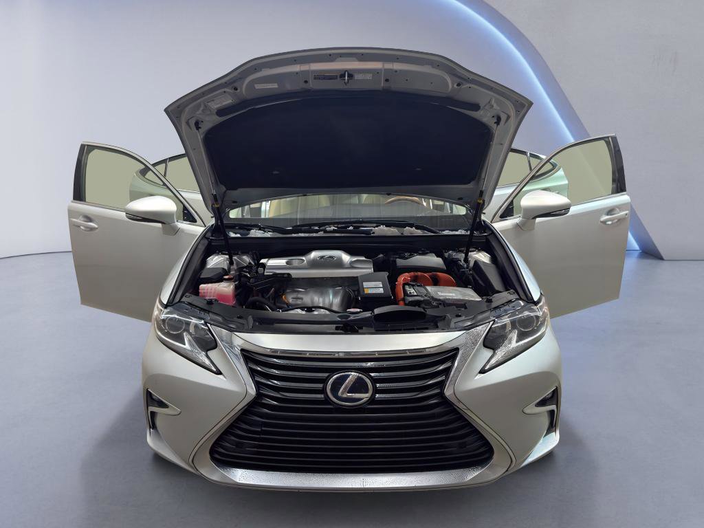 Used 2016 Lexus ES 300h image 8