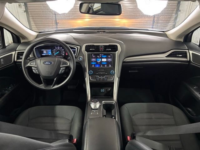 Used 2019 Ford Fusion SE FWD image 13