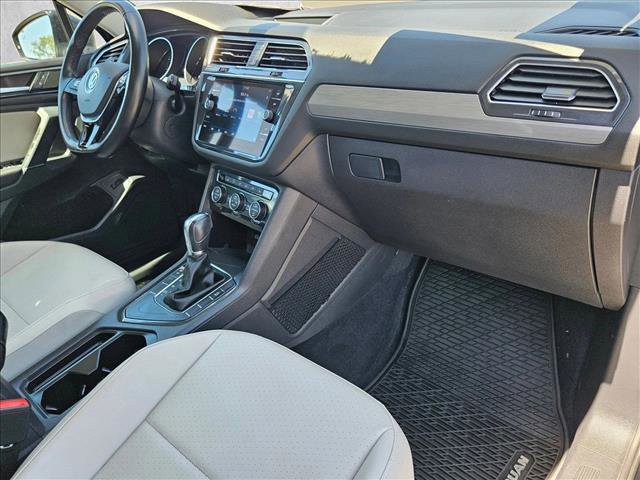 Used 2018 Volkswagen Tiguan SEL FWD image 23