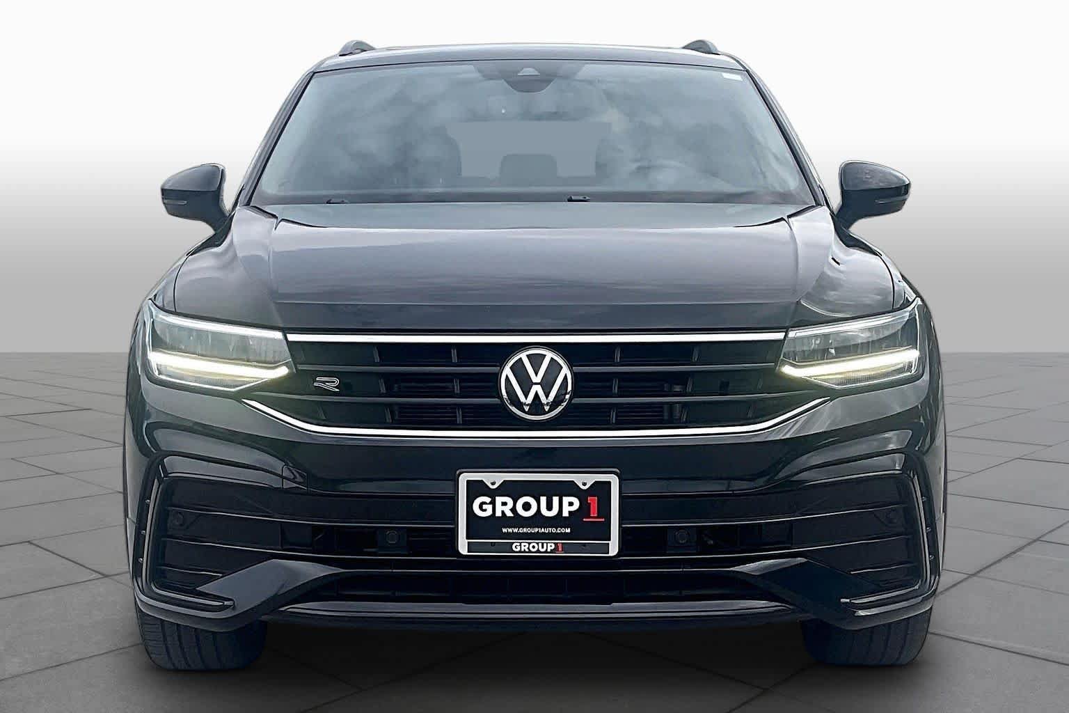 Used 2023 Volkswagen Tiguan SE R-Line FWD image 4