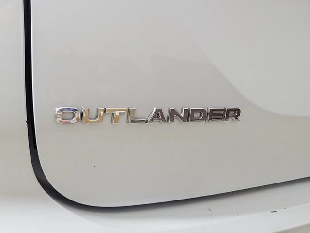 Used 2024 Mitsubishi Outlander SE Black Edition FWD image 8