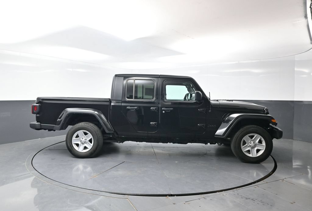 Used 2023 Jeep Gladiator Sport AWD/4WD image 4