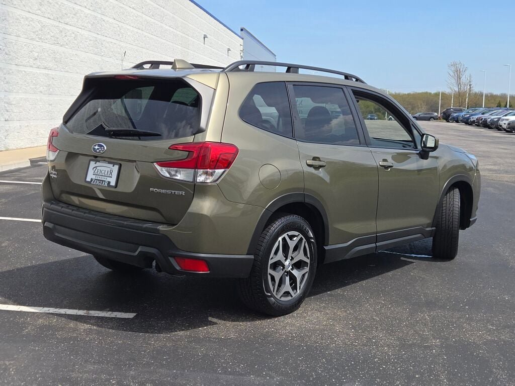 Used 2022 Subaru Forester Premium w/ Popular Package #1 AWD/4WD image 11