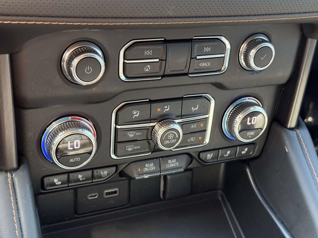 Used 2023 GMC Yukon XL AT4 w/ Technology Package AWD/4WD image 24