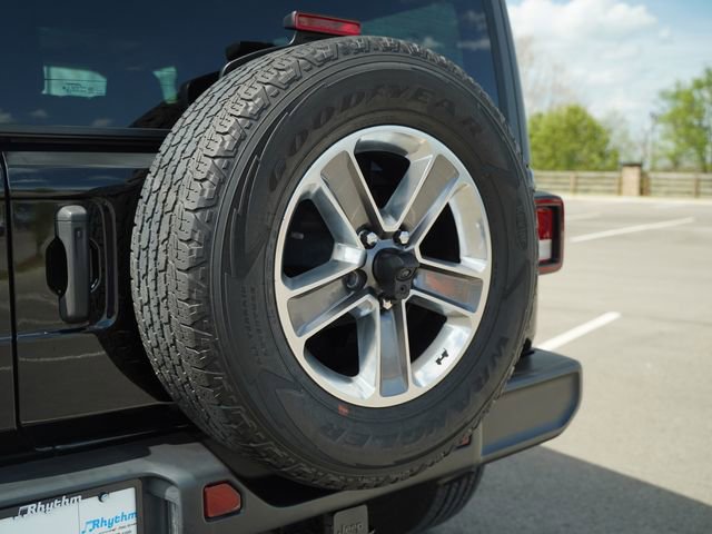 Used 2022 Jeep Wrangler Unlimited Sahara w/ Dual Top Group image 42