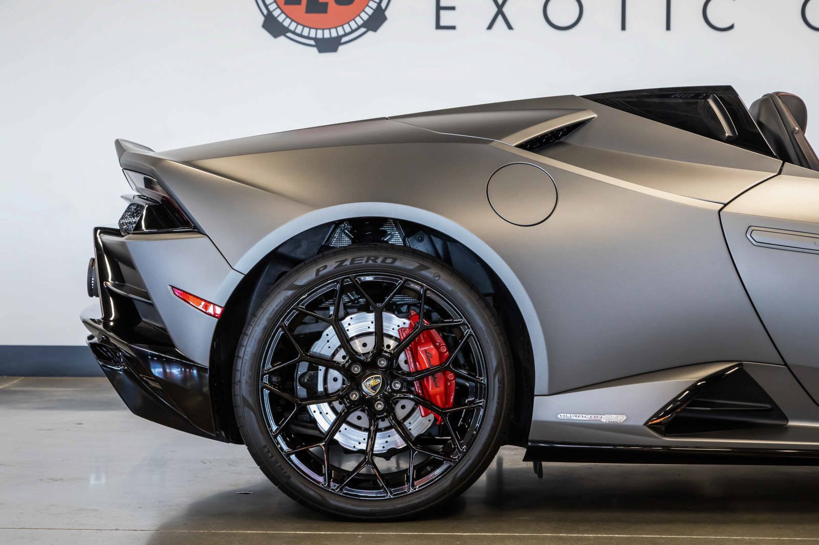 Used 2021 Lamborghini Huracan EVO RWD image 15