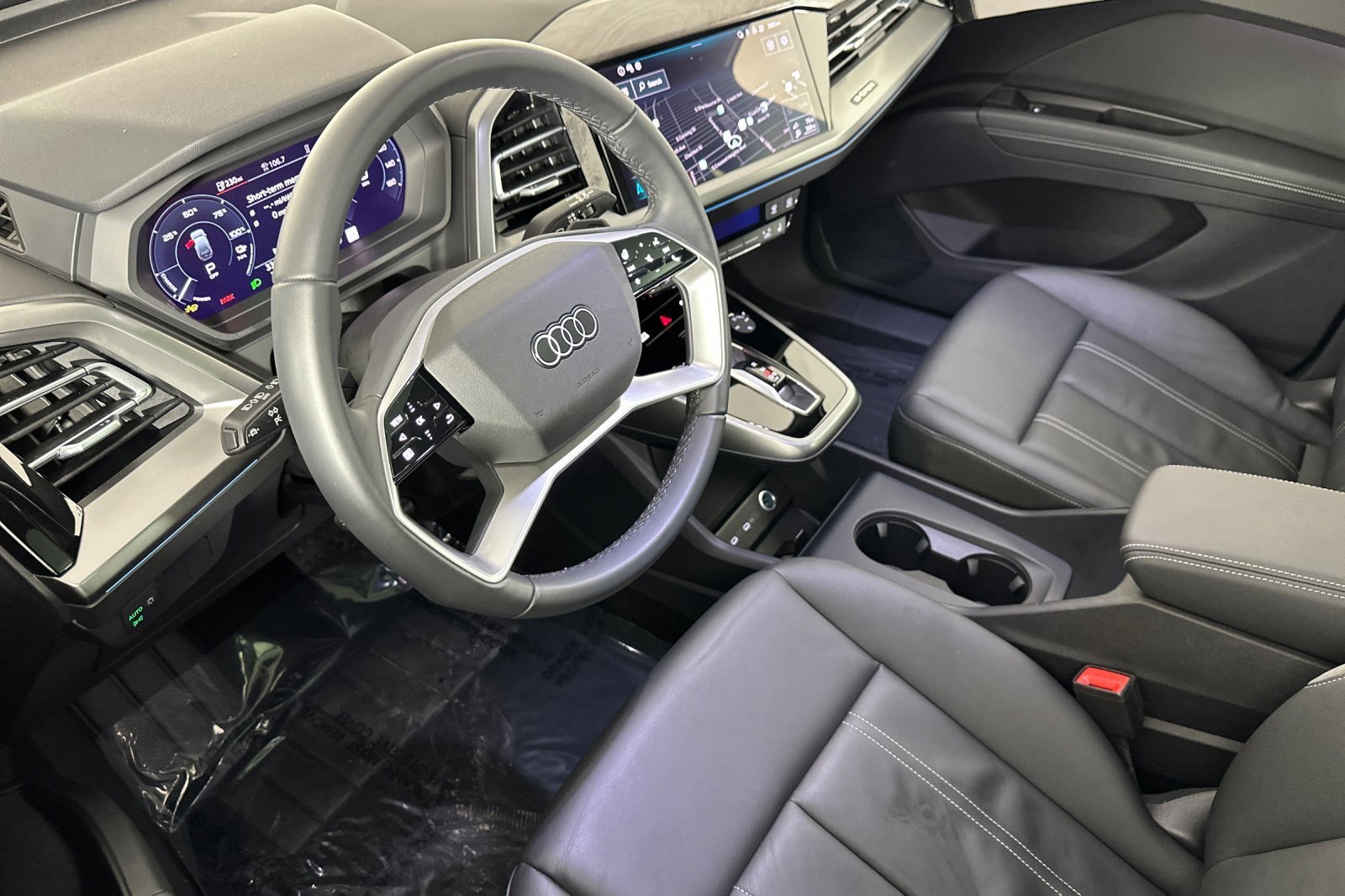 Used 2025 Audi Q4 e-tron Premium Plus image 9