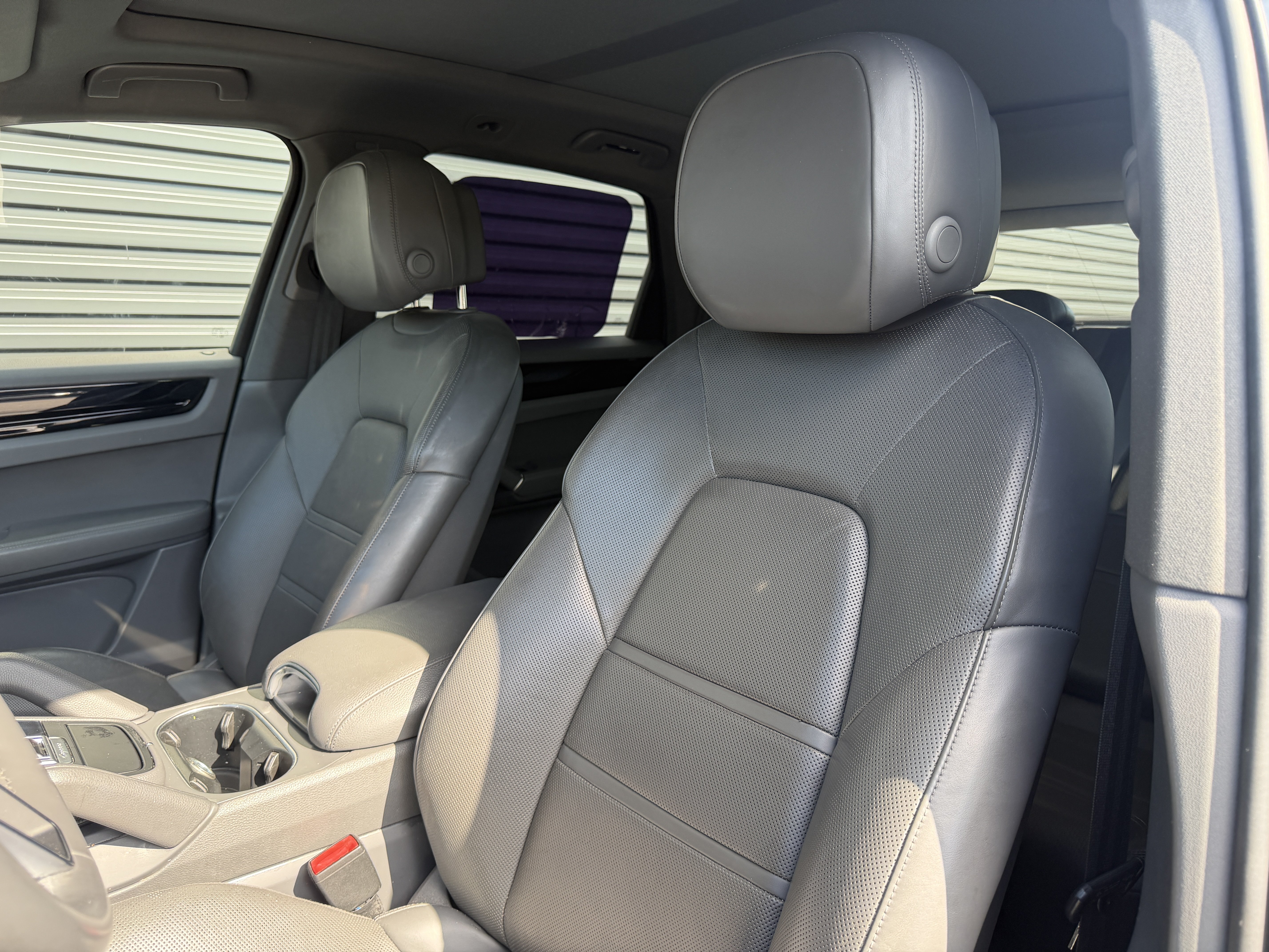 Used 2019 Porsche Cayenne AWD/4WD image 5