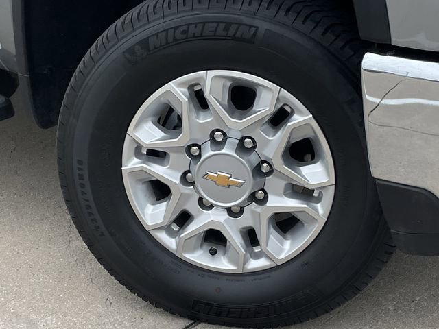 Used 2025 Chevrolet Silverado 2500 LTZ w/ LTZ Convenience Package image 9