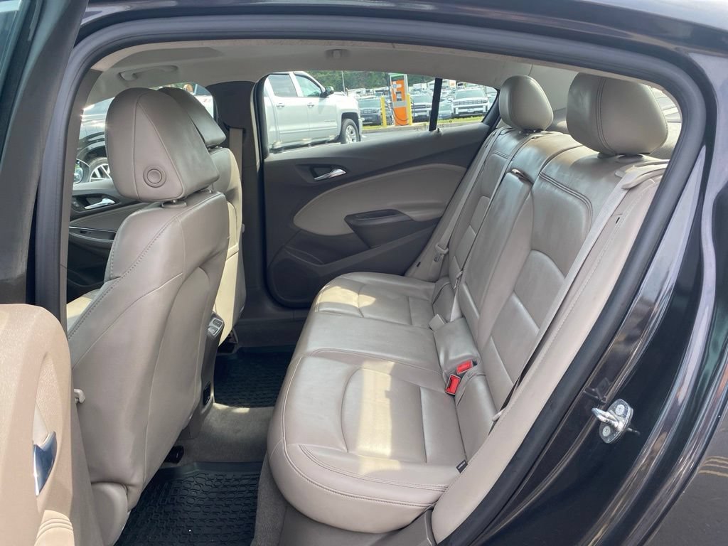 Used 2017 Chevrolet Cruze Premier FWD image 13