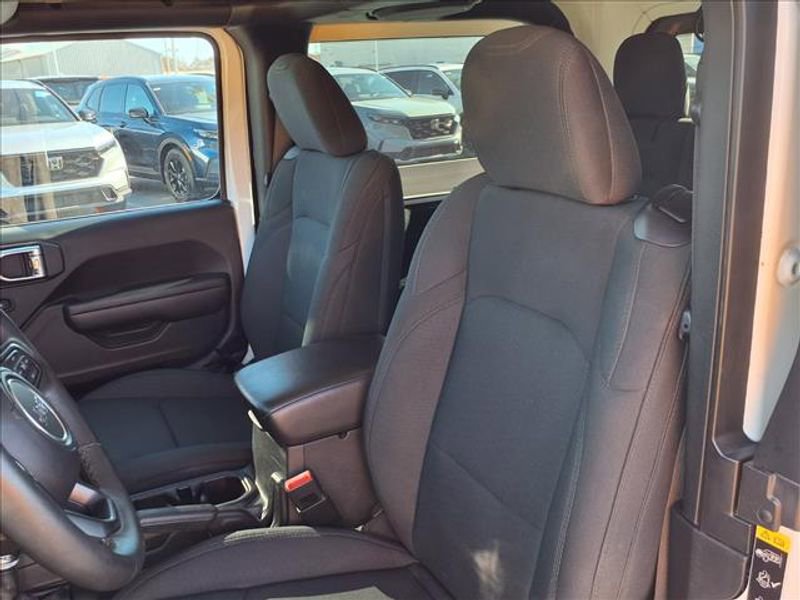 Used 2021 Jeep Wrangler Sport S image 13