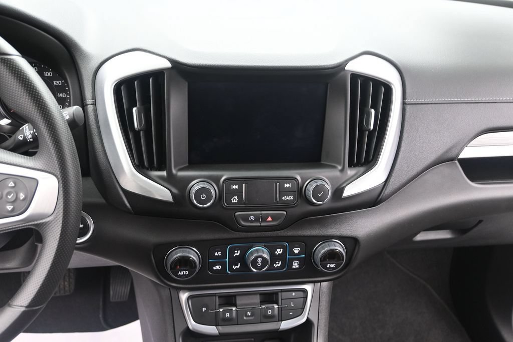 Used 2024 GMC Terrain SLE w/ Driver Convenience Package FWD image 23