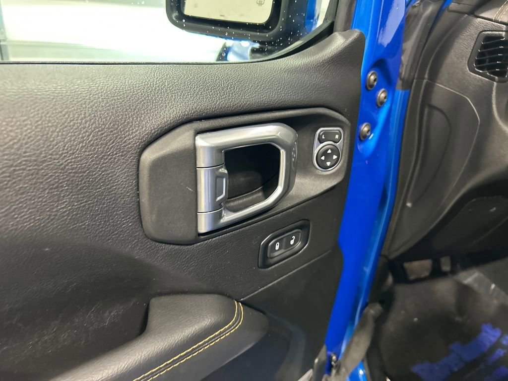 Used 2022 Jeep Gladiator Overland image 14