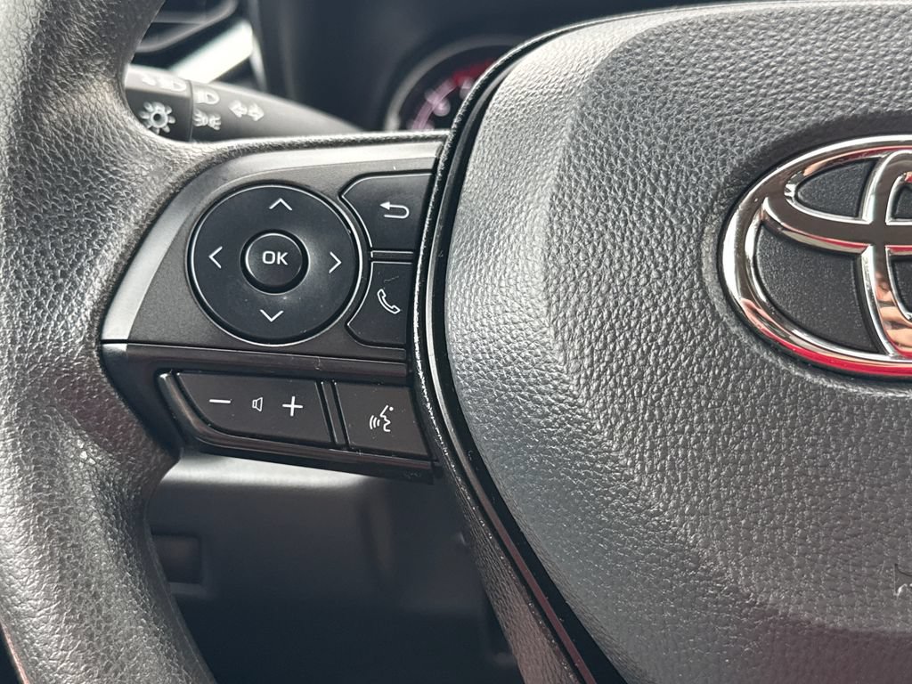 Used 2025 Toyota RAV4 XLE AWD/4WD image 19