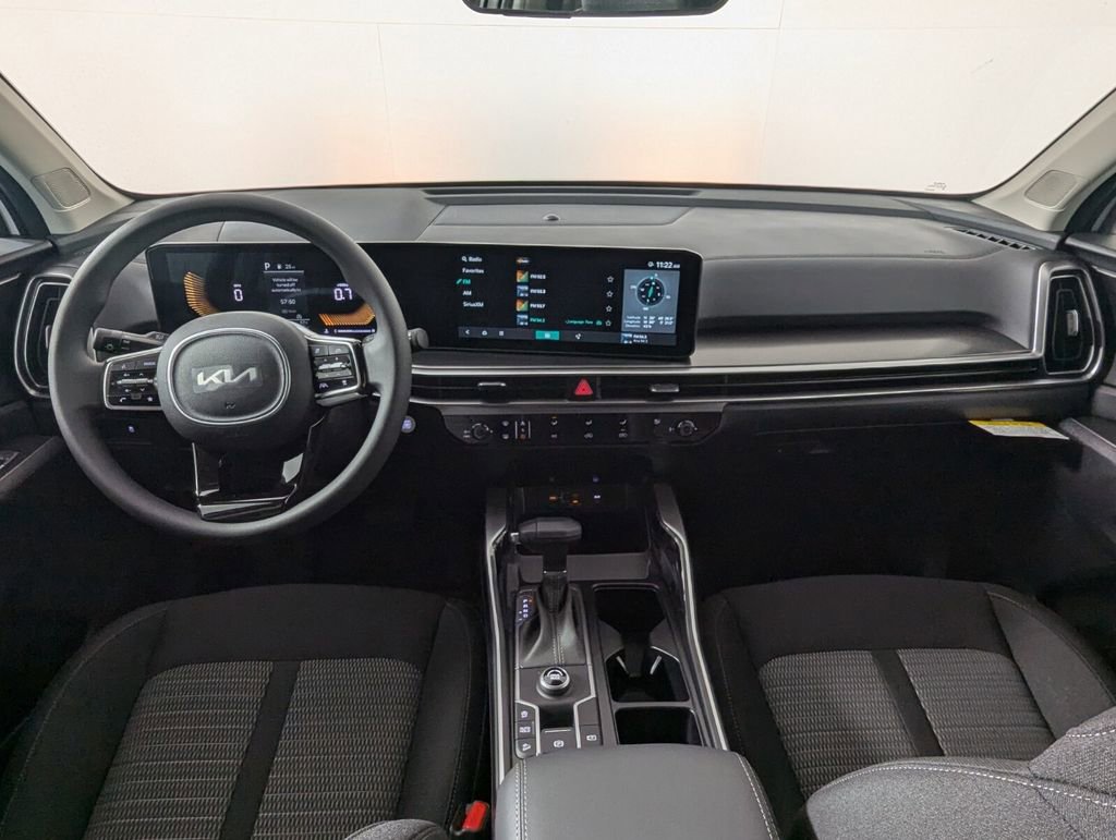 New 2025 Kia Sorento LX image 15