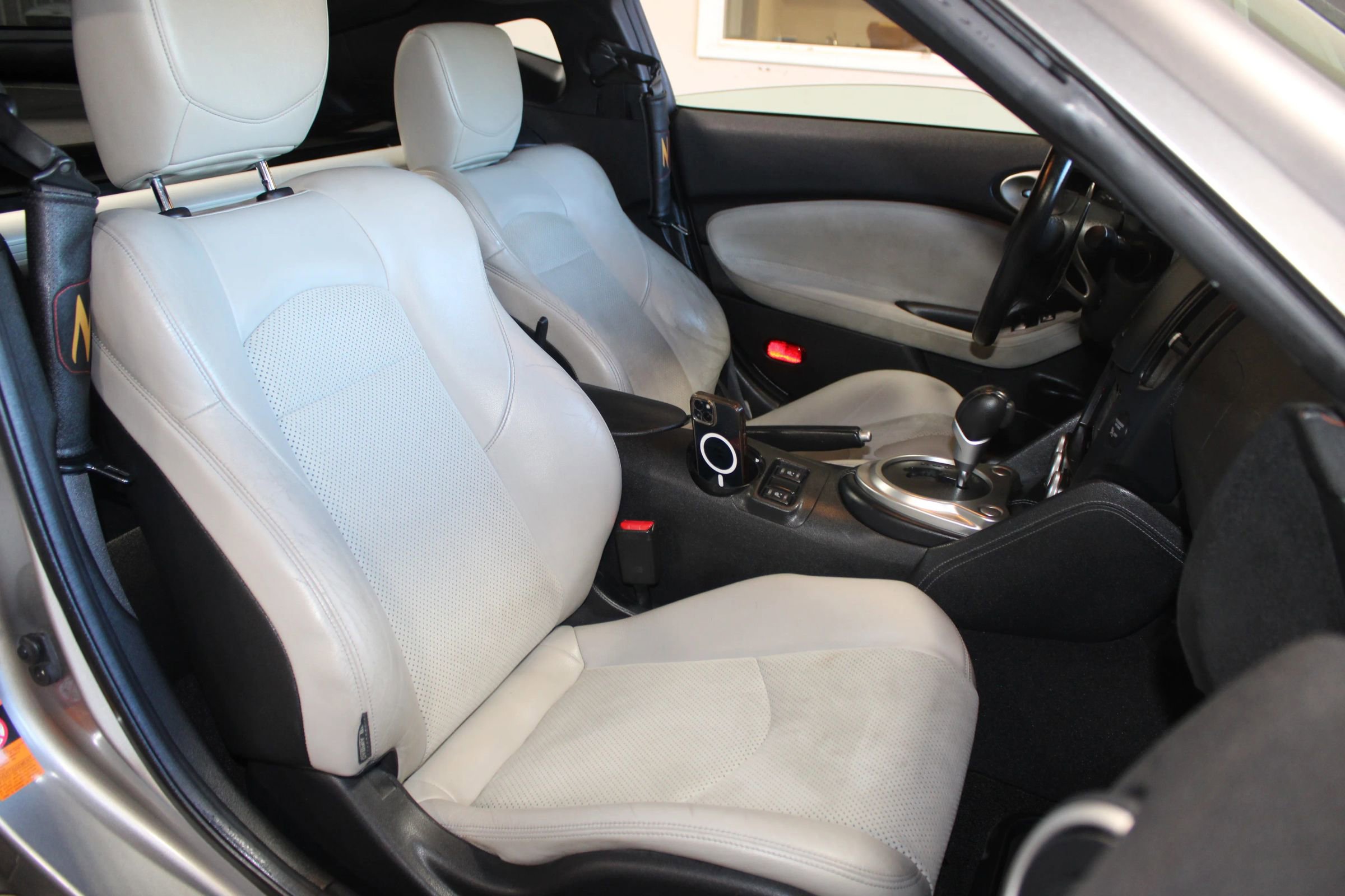 Used 2009 Nissan 370Z Touring w/ Sport Pkg image 21