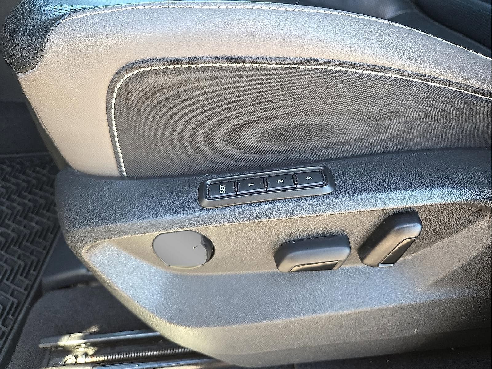 Used 2023 Volkswagen Atlas Cross Sport SEL Premium R-Line image 14