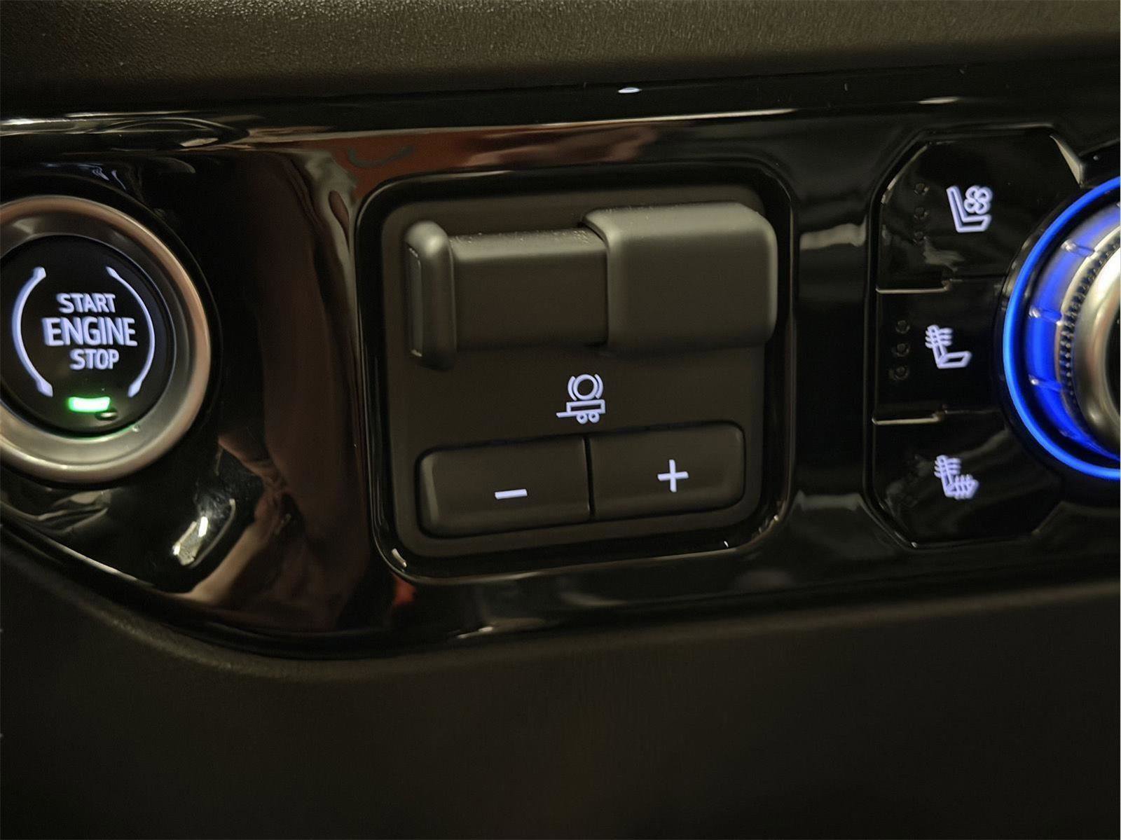 Certified 2024 GMC Sierra 2500 SLT w/ SLT Convenience Package image 36