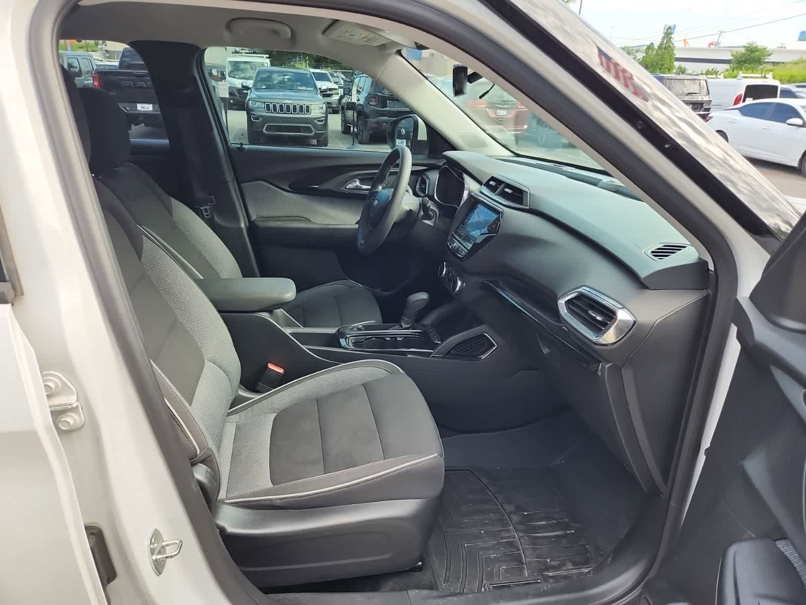 Used 2021 Chevrolet TrailBlazer LT w/ Convenience Package AWD/4WD image 21
