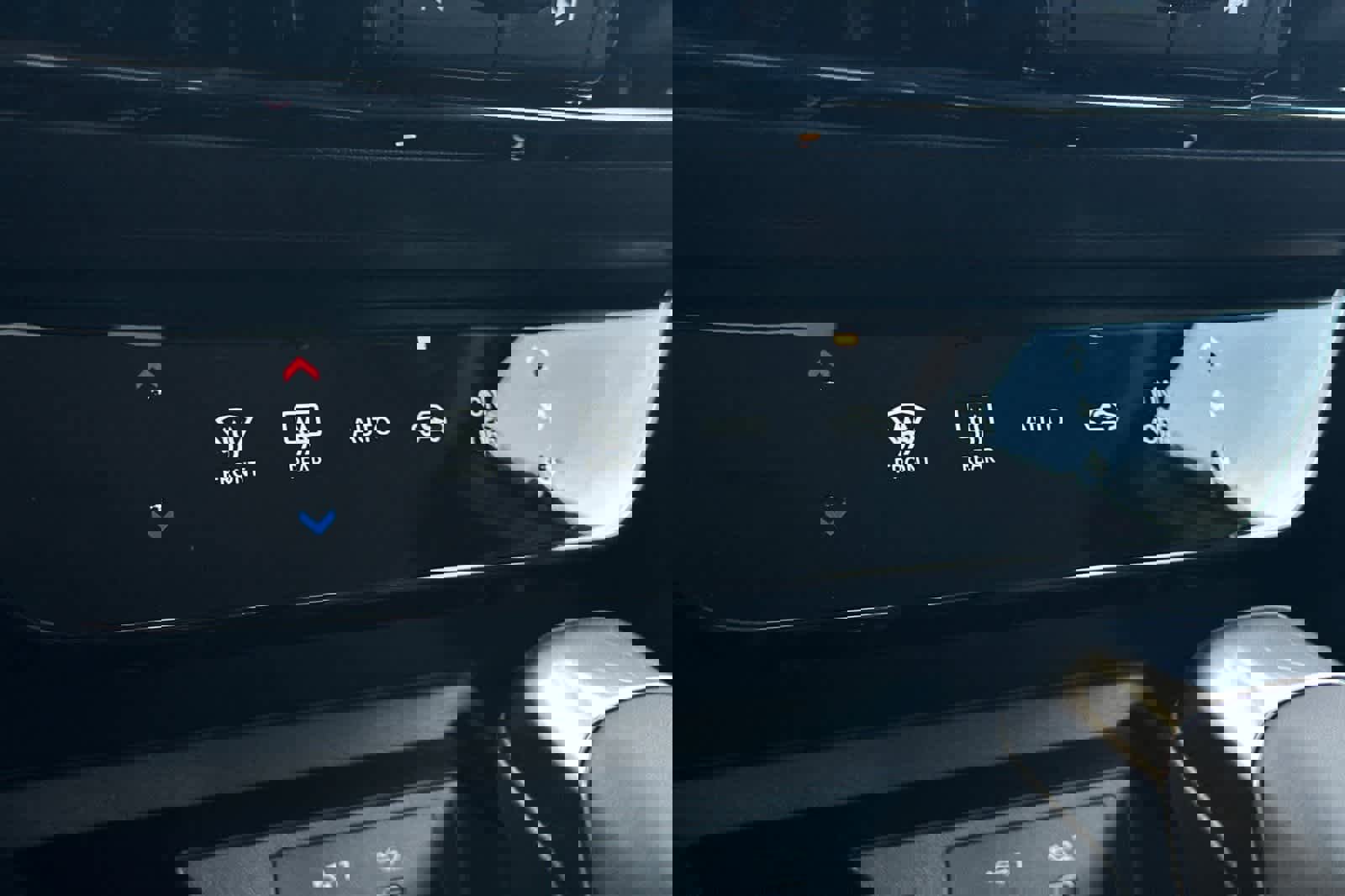 New 2026 Nissan Kicks SR image 21