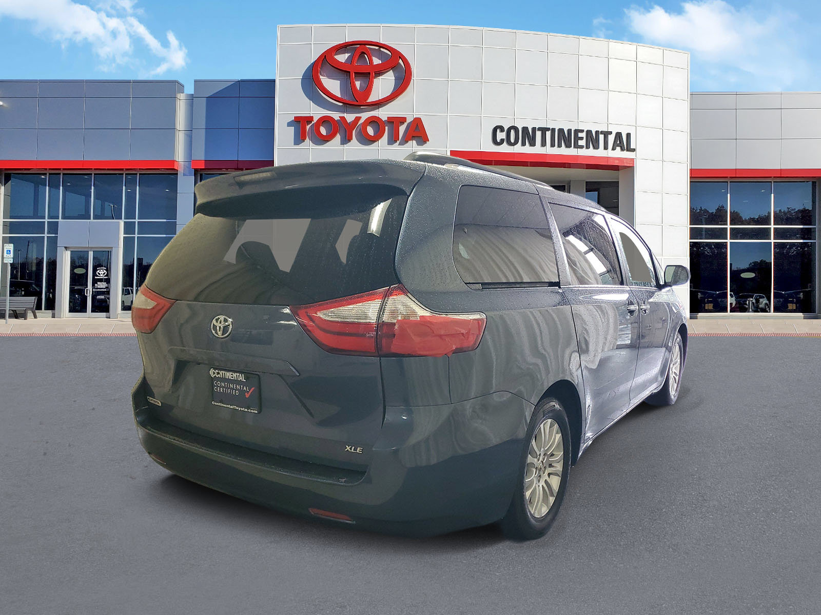 Used 2015 Toyota Sienna XLE FWD image 5