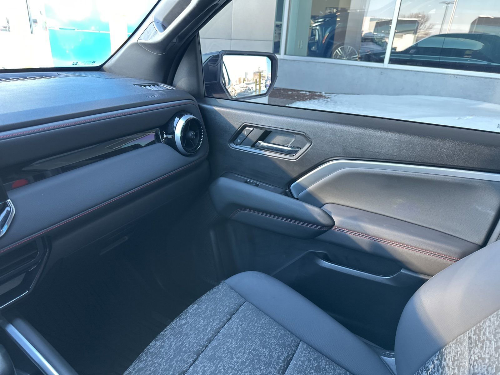 Used 2023 Chevrolet Colorado Z71 w/ Z71 Convenience Package 2 image 35