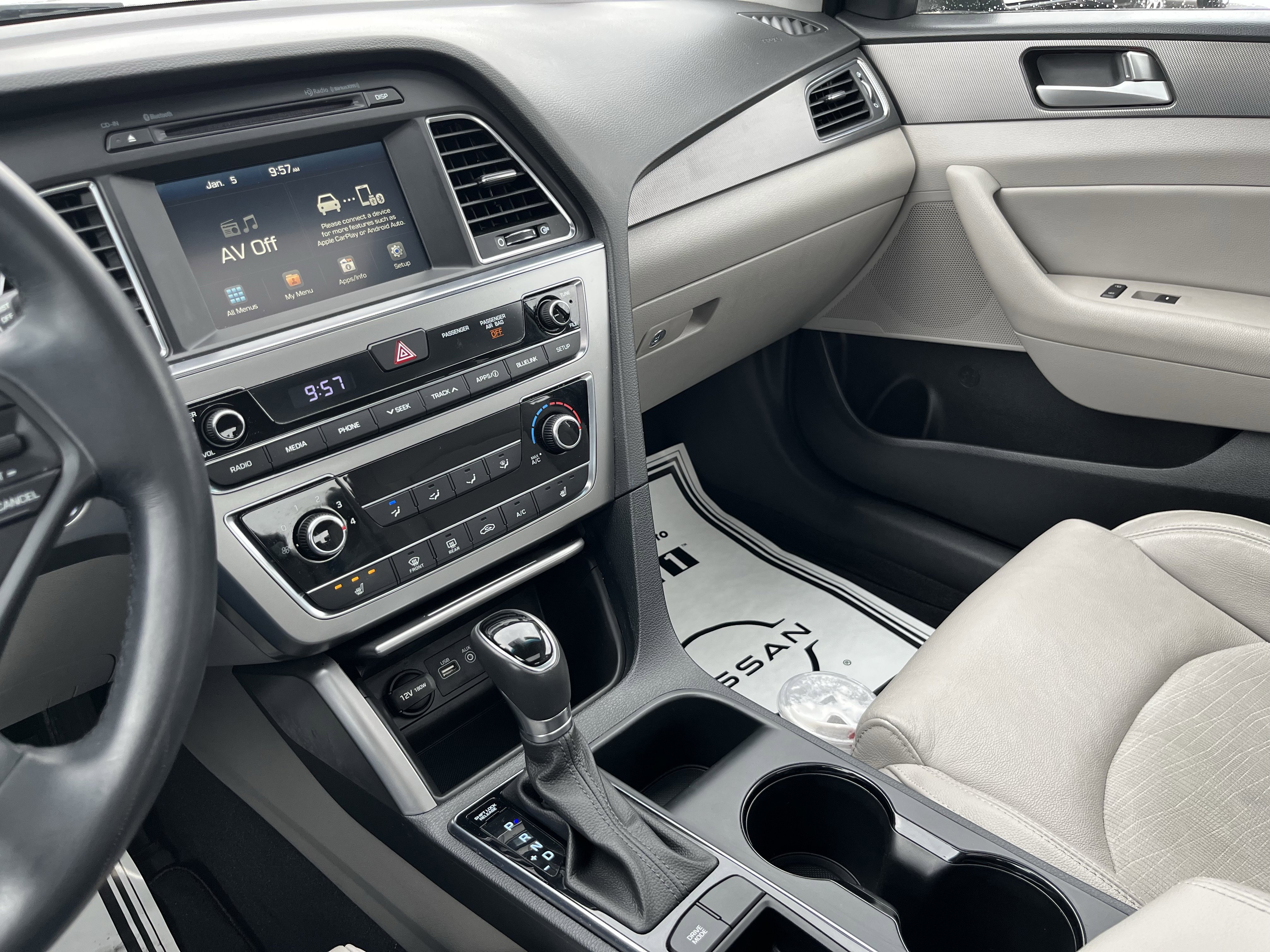 Used 2017 Hyundai Sonata Sport w/ Value Edition Package 02 image 24