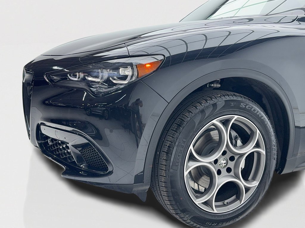 New 2025 Alfa Romeo Stelvio Sprint w/ Convenience Package image 6