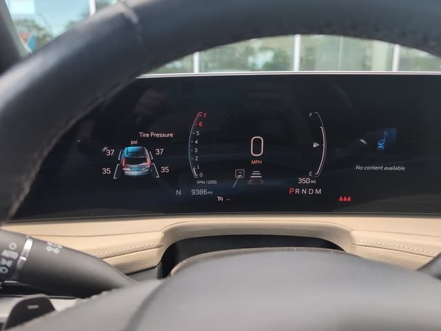 Used 2024 Cadillac XT4 Luxury w/ Cold Weather Package FWD image 12