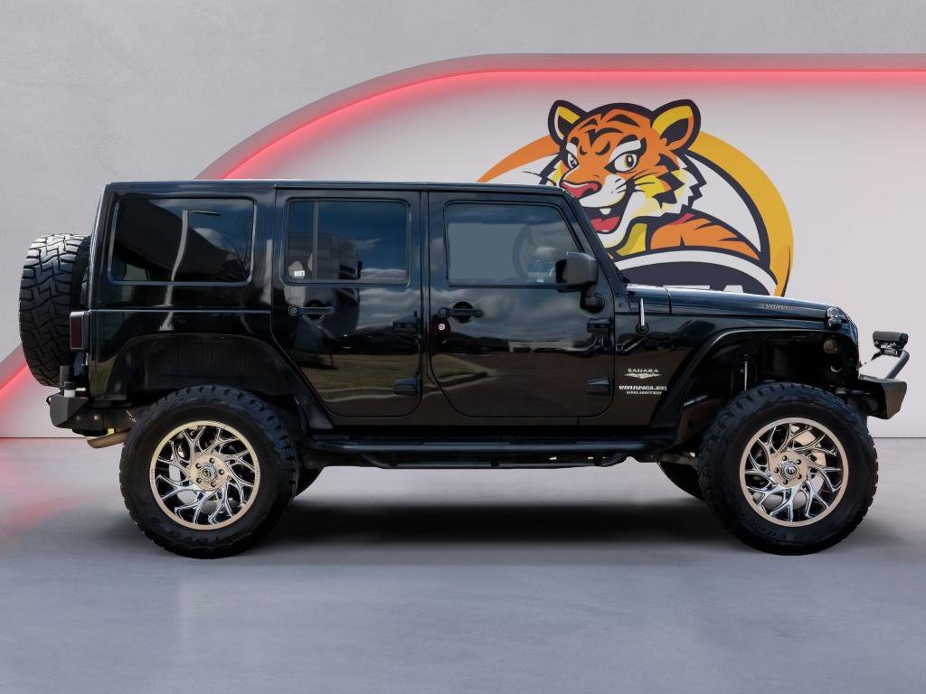 Used 2014 Jeep Wrangler Unlimited Sahara w/ Max Tow Package image 4