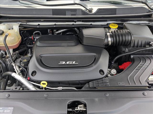 Used 2018 Chrysler Pacifica Touring-L FWD image 22