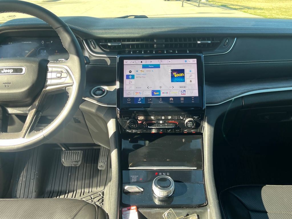 Used 2024 Jeep Grand Cherokee Limited w/ Luxury Tech Group II image 22