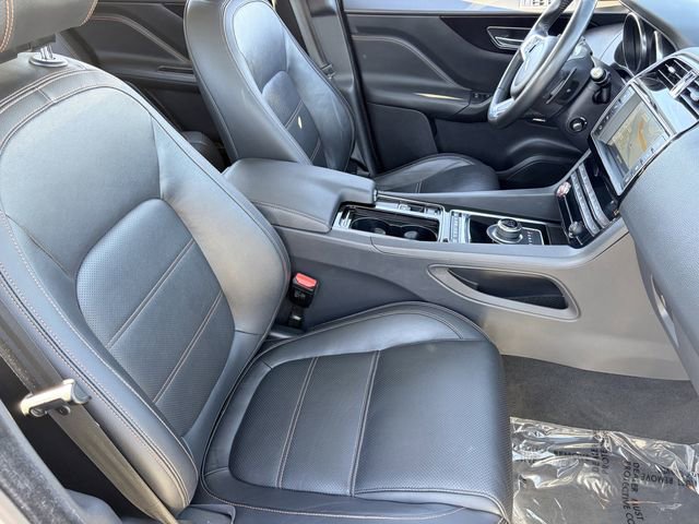 Used 2018 Jaguar F-PACE Prestige image 19