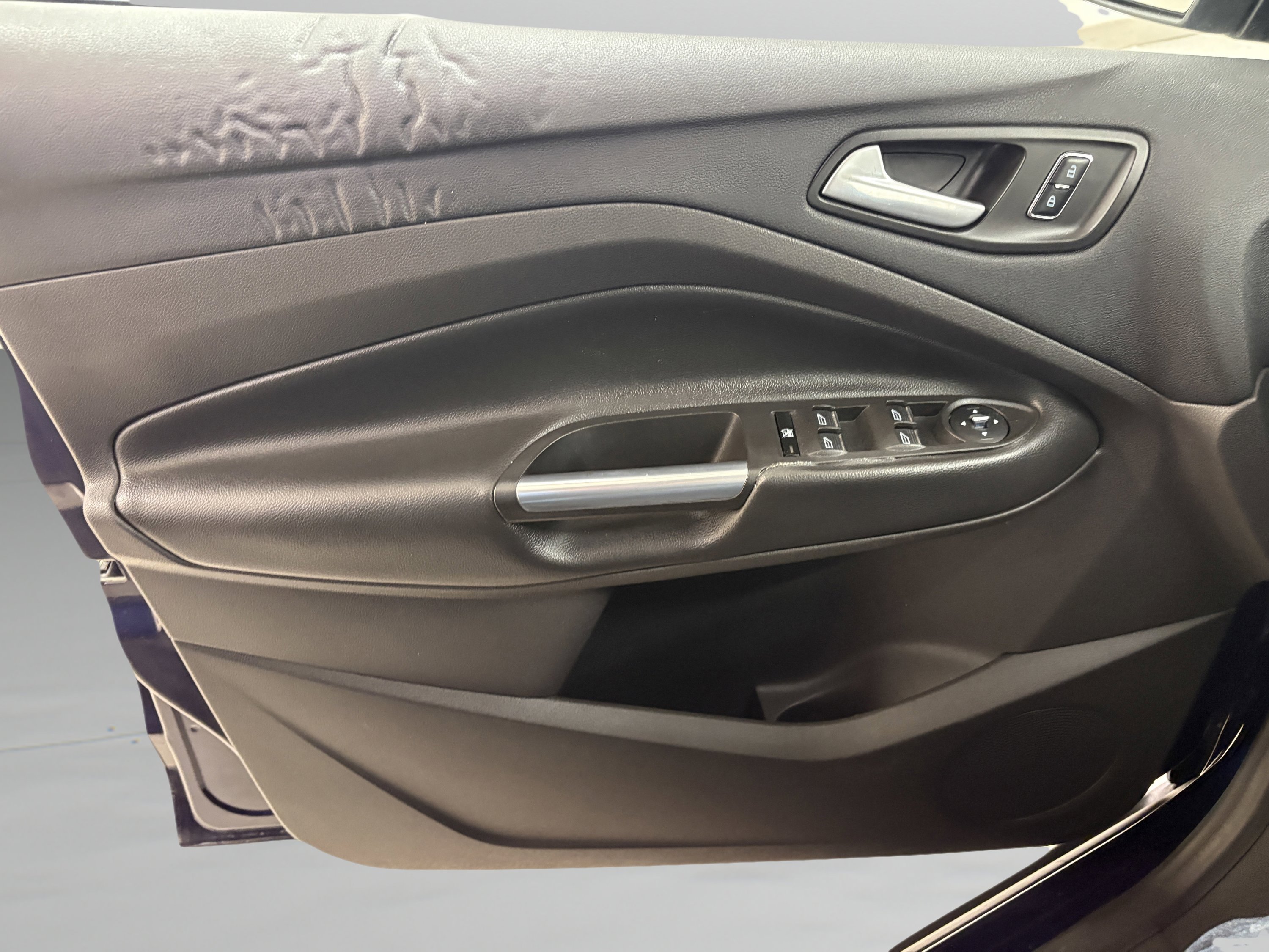 Used 2016 Ford C-MAX SE image 21