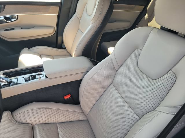 Used 2026 Volvo XC90 B6 Ultra w/ Protection Package AWD/4WD image 11