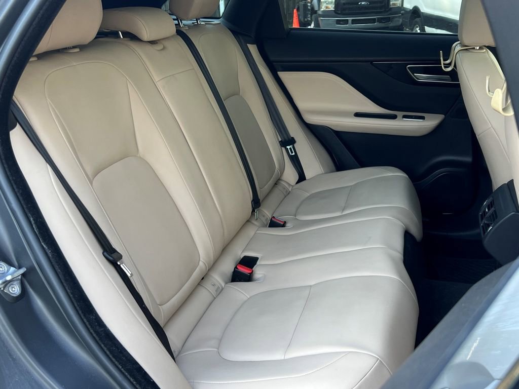 Used 2019 Jaguar F-PACE Premium image 14