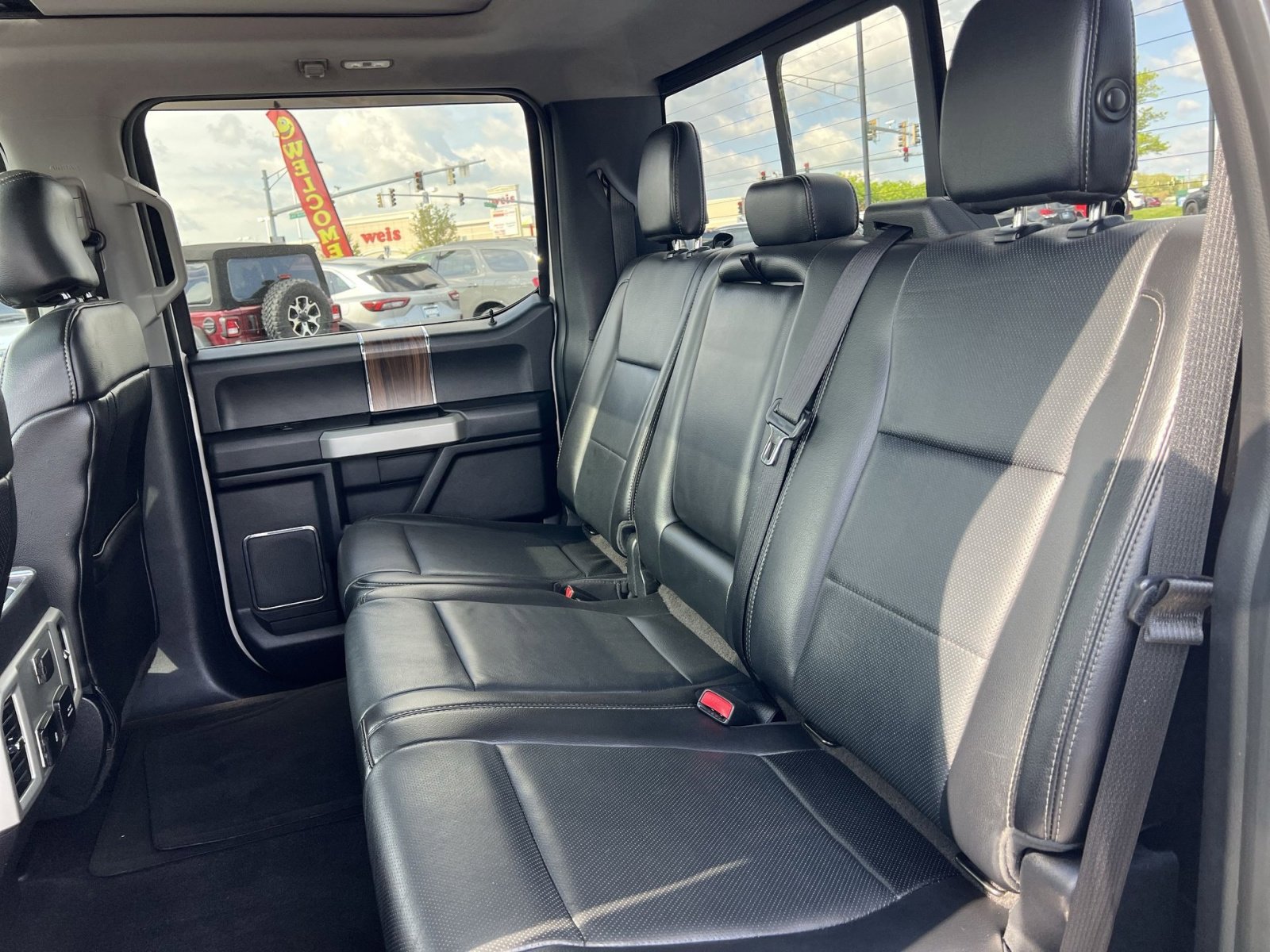 Used 2017 Ford F150 Lariat w/ Equipment Group 501A Mid AWD/4WD image 33