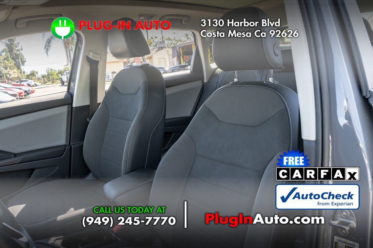 Used 2022 Volkswagen Taos SE w/ Panoramic Sunroof Package AWD/4WD image 7