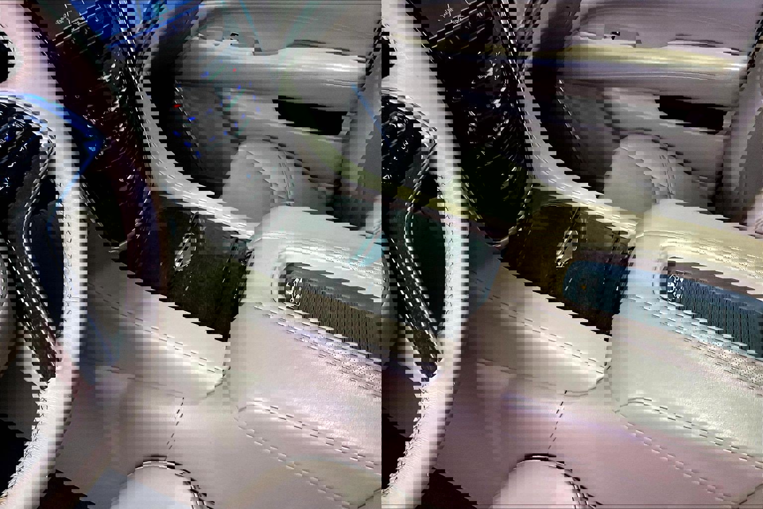 Used 2020 Cadillac Escalade Platinum image 18